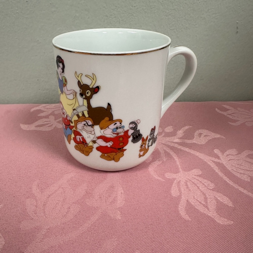 Vintage‎ Disney Snow White and Seven Dwarfs Mug Gold Trim Japan Disneyland WDW